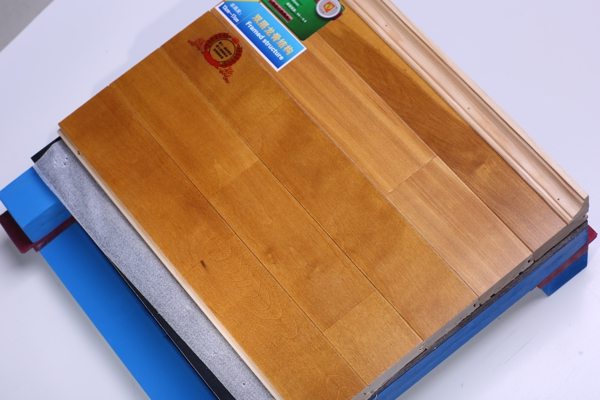 五大連池運動木地板施工